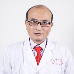 凌群恩