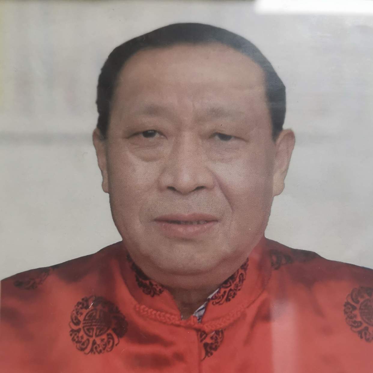 贺德中