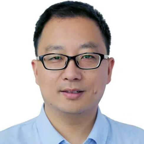 李金伟
