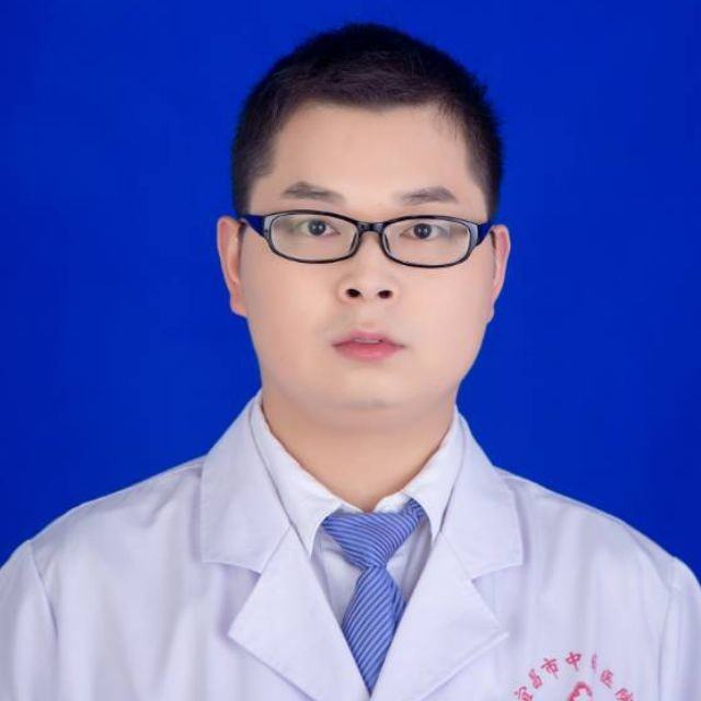 邱勇