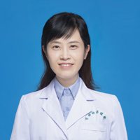 张昀
