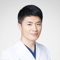 李少雷